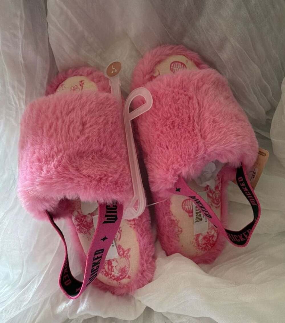 Wicked x Katie Kime Slippers Size L 4-5 Pink Faux Fur